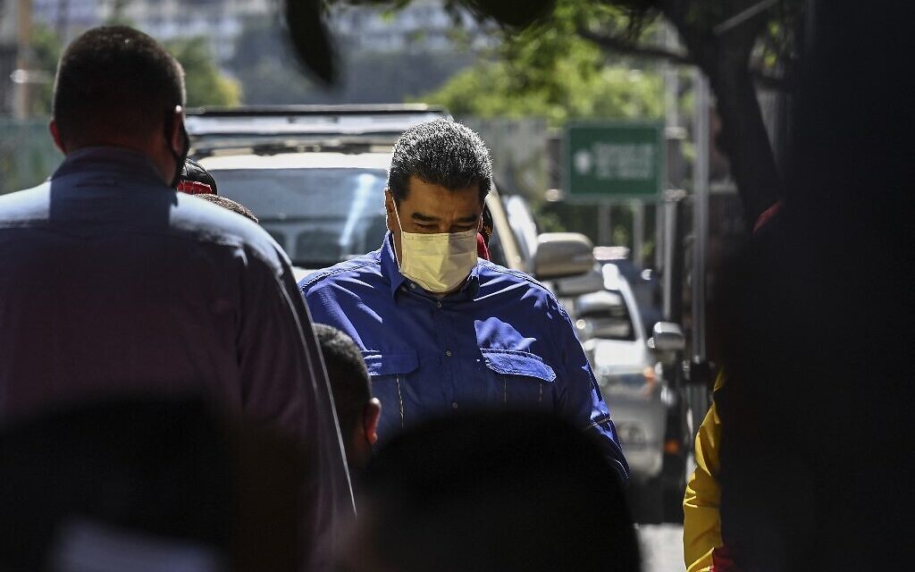 Iranian oil minister meets Venezuela&rsquo;s Maduro for talks on &lsquo;overcoming&rsquo; sanctions