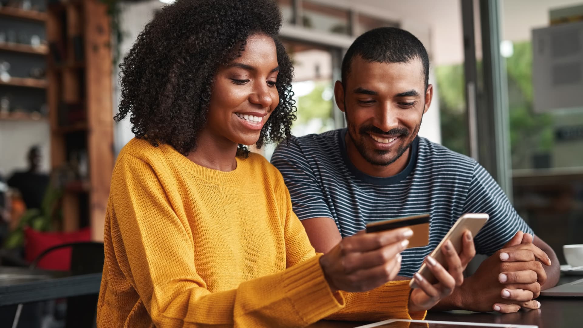 What is a credit card?