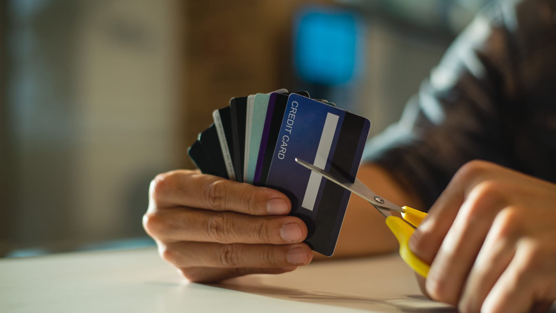 Americans' credit card debt passes $1 trillion &mdash; here are 3 very doable ways to pay your balance off