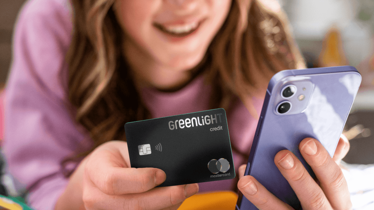 Greenlight&rsquo;s new credit card helps teens, their parents build credit together